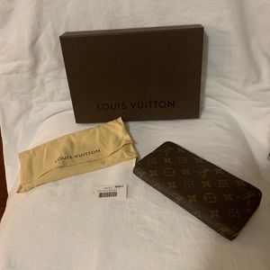 Louis Vuitton Zippy Wallet
